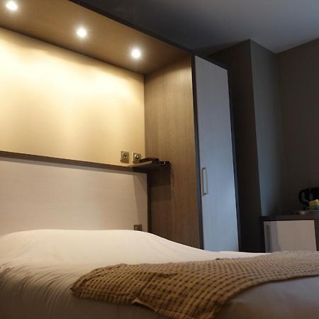 Hotel-Restaurant Des Voyageurs Le Cheylard Kültér fotó
