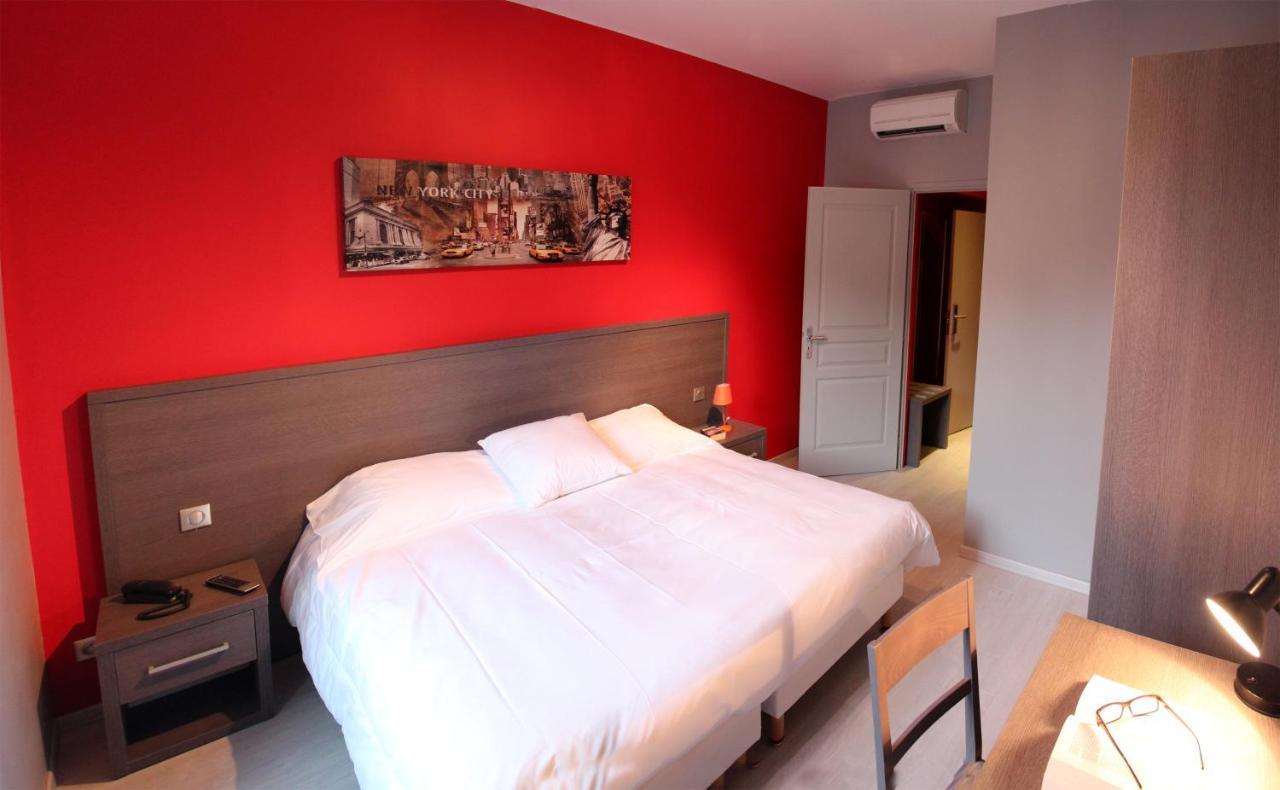 Hotel-Restaurant Des Voyageurs Le Cheylard Kültér fotó