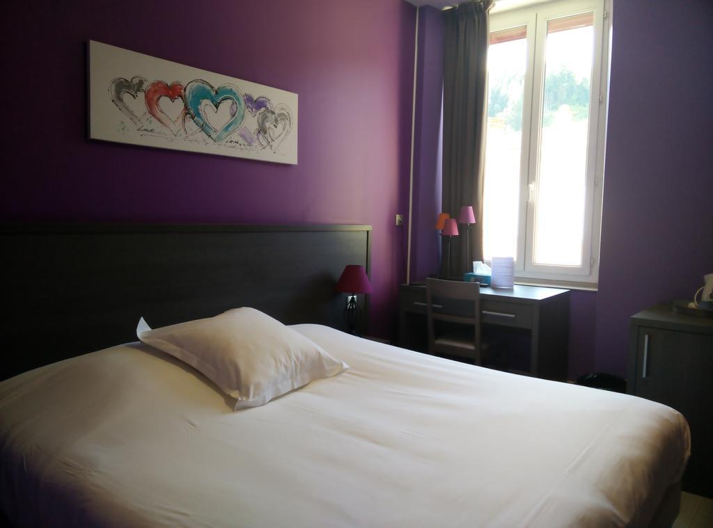 Hotel-Restaurant Des Voyageurs Le Cheylard Kültér fotó